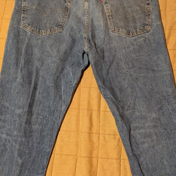 Mens Levis Jeans 36x32 Distressed - Picture 4 of 6